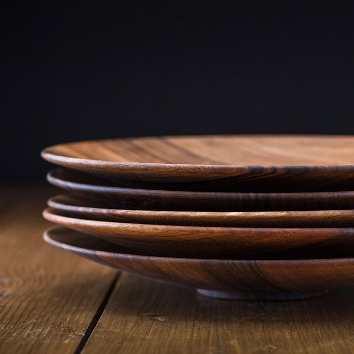 assiette élancée en Noyer ou Frêne Ø25 - H4cm